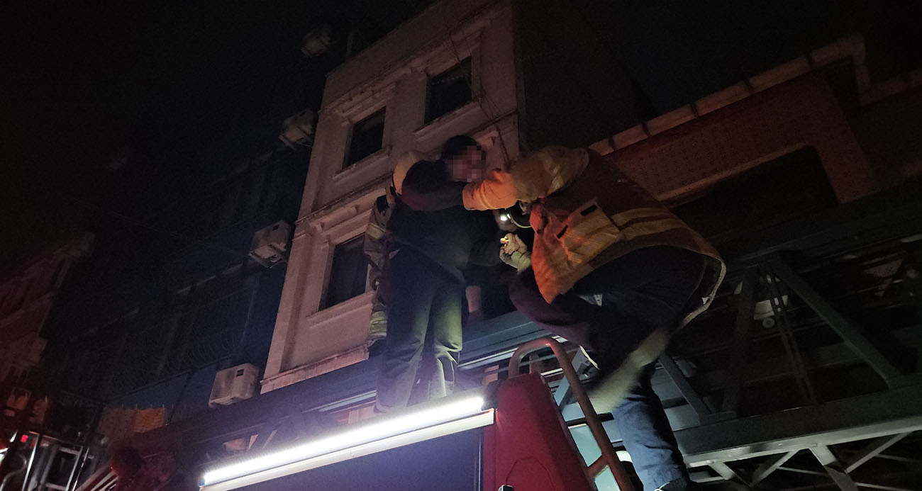 Beyoğlu’nda korkutan yangın!