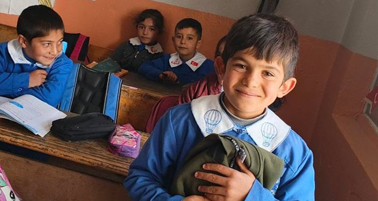 Köy okulunda yürek ısıtan doğum günü sürprizi