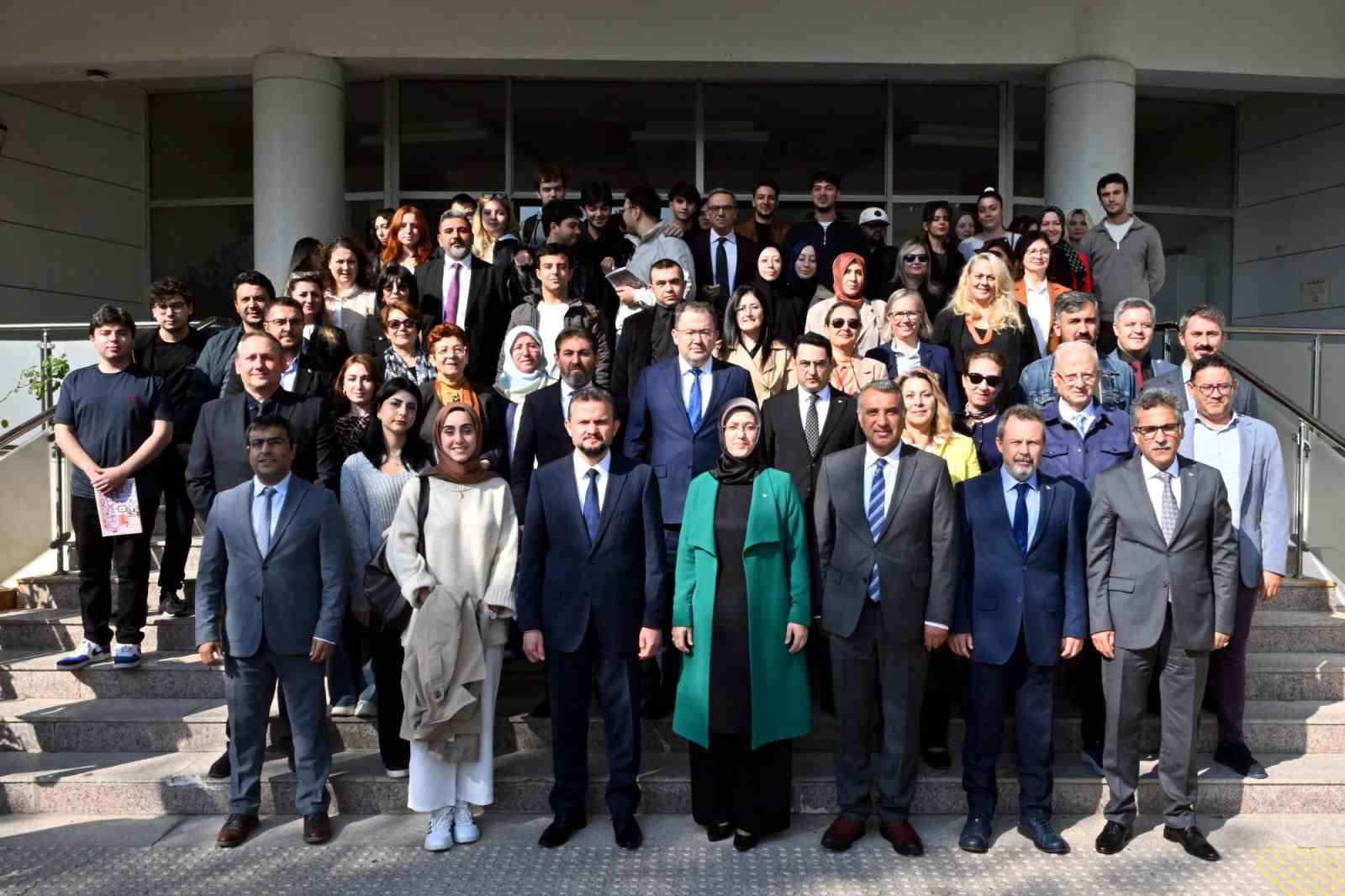 Türkiye Ulusal Ajansı Başkanı Manisa CBÜ’de öğrencilerle bir araya geldi