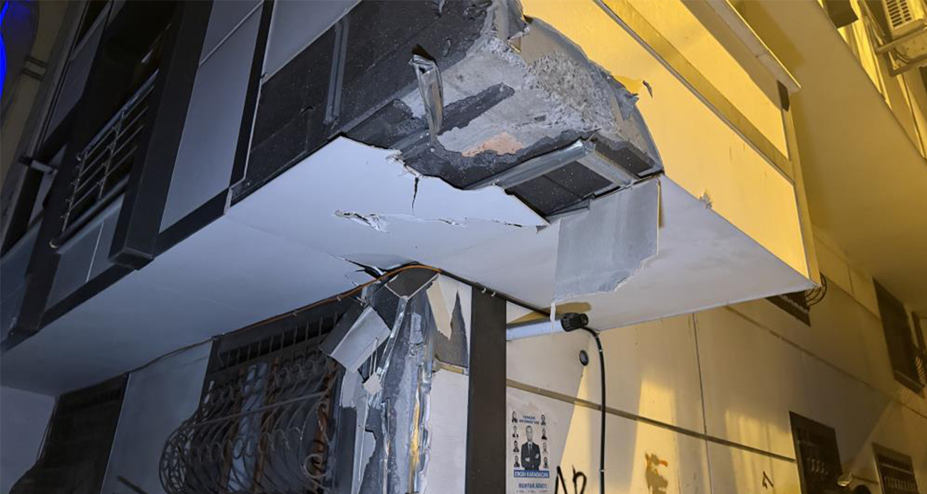 Eyüpsultan’da sokağa dalan vinç dehşet saçtı: Mahalleli sokağa döküldü