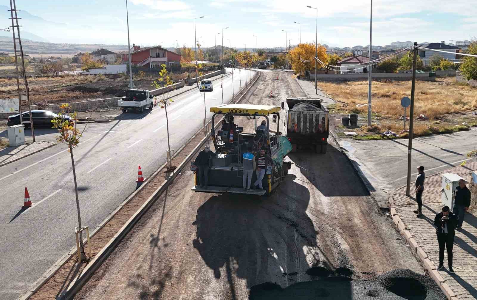 Gesi Mimar Sinan Caddesi’nde yenileme çalışması devam ediyor