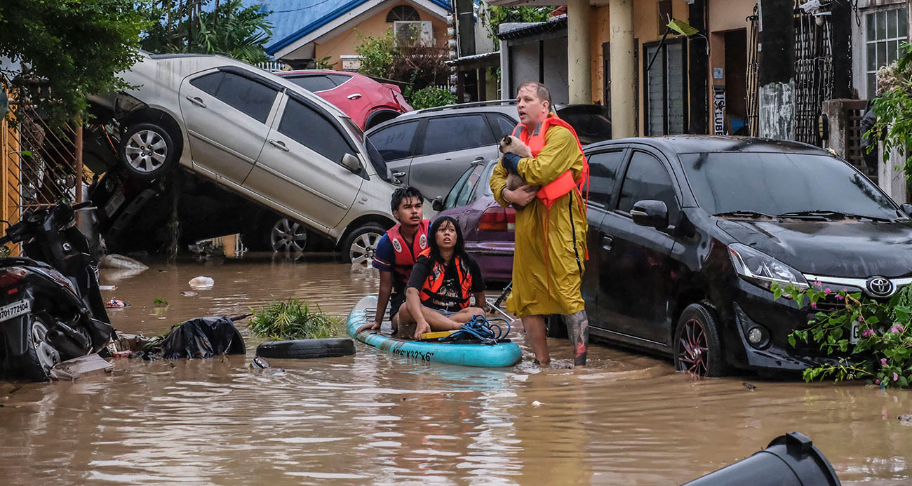 Filipinler'i Kalmaegi Tayfunu vurdu: 2 ölü