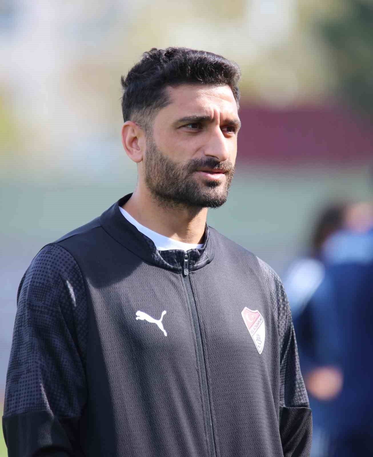 Elazığsporlu Maksut’un annesi hayatını kaybetti