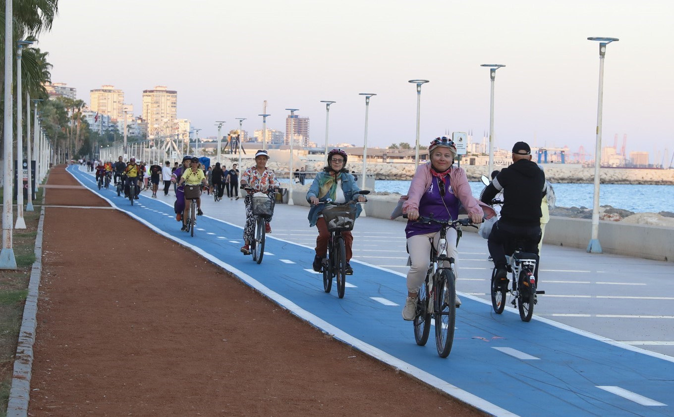 Mersin’de kadınlara ücretsiz bisiklet sürüş eğitimi