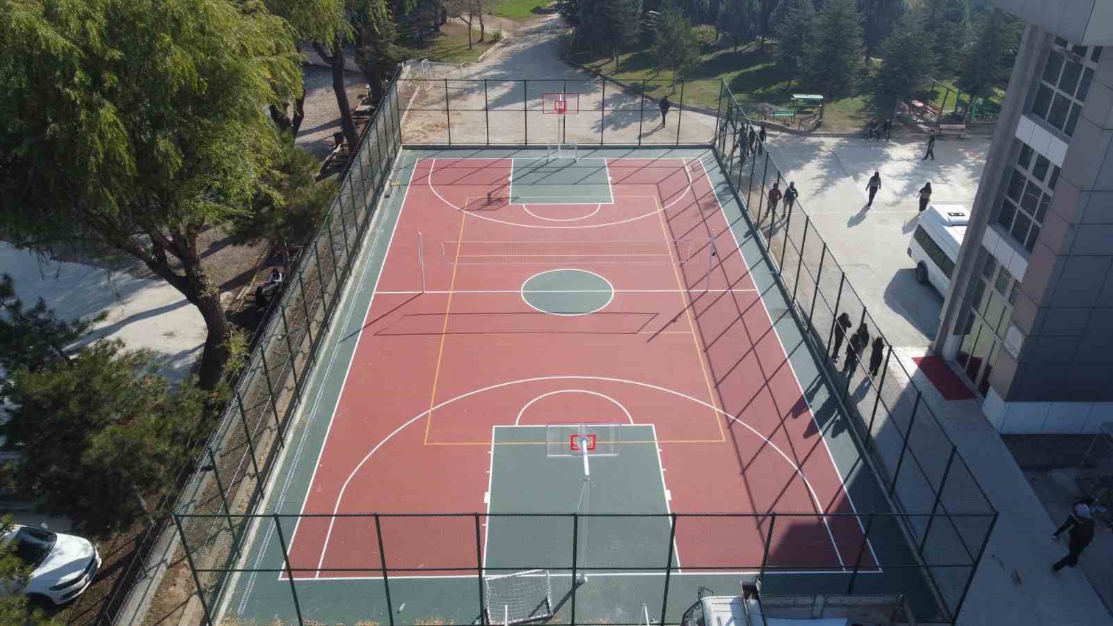 Hangi okullara basketbol, voleybol ve futbol sahası yapılacağı açıklandı
