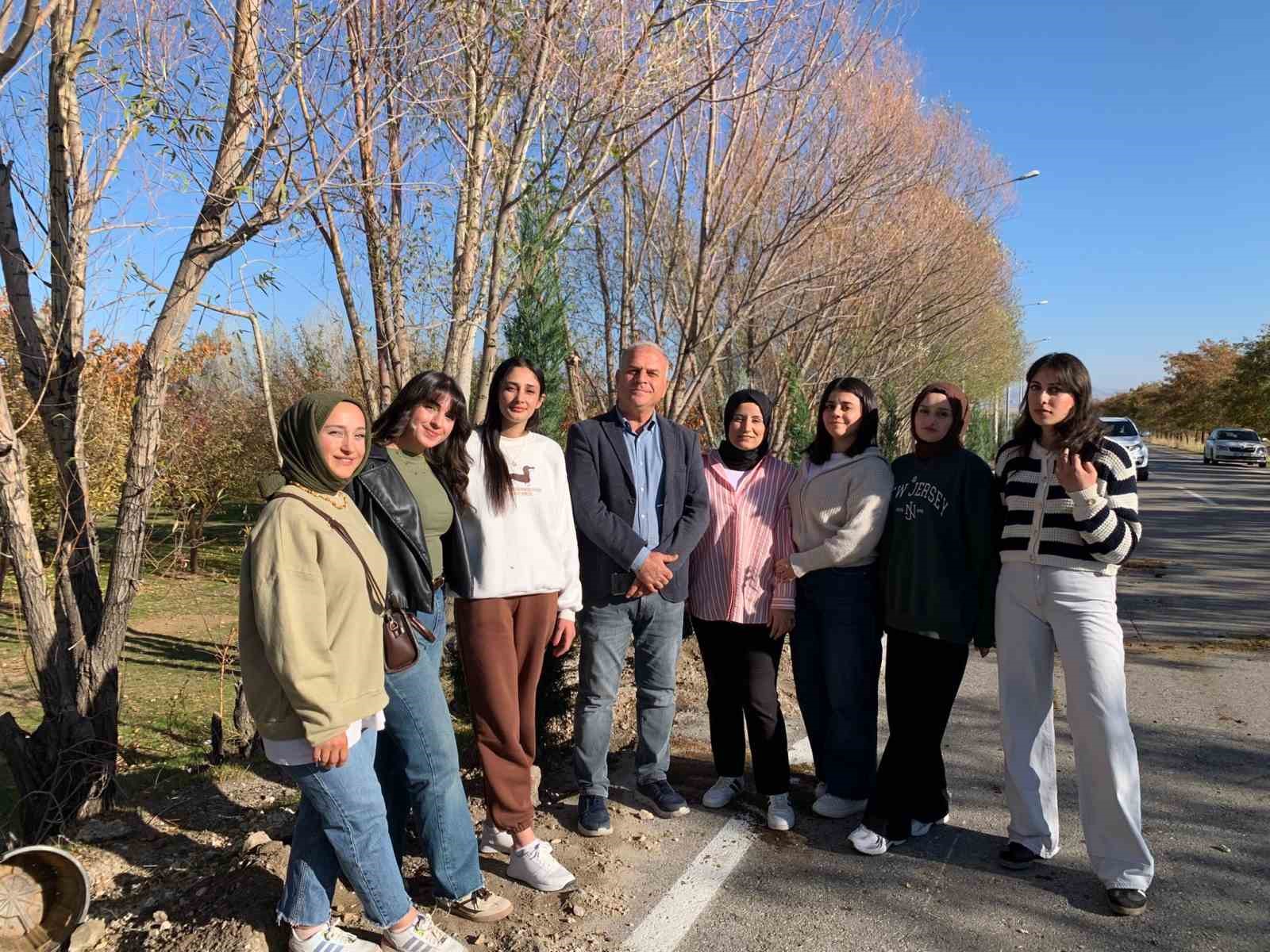 Adilcevaz’da 500 fidan toprakla buluştu