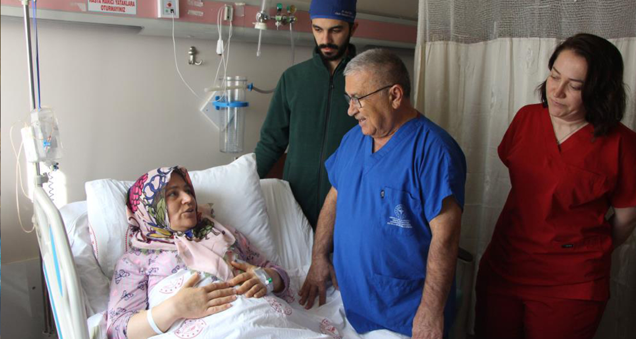 Karnı 2 ayda 9 aylık hamile gibi büyüyen kadının içinden karpuz kadar kitle çıkarıldı