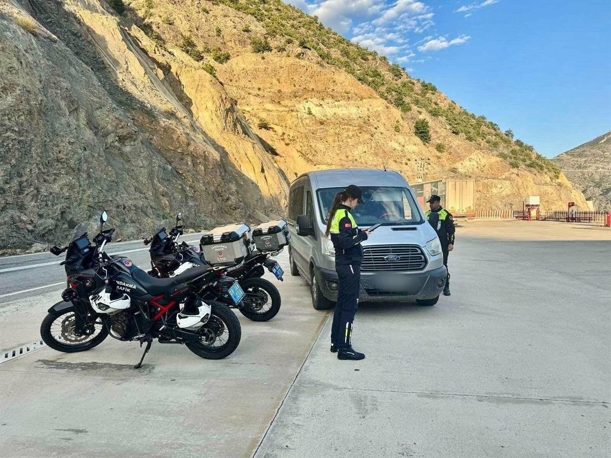 Artvin’de 22 bin araç denetlendi,  bin 135 sürücüye işlem yapıldı