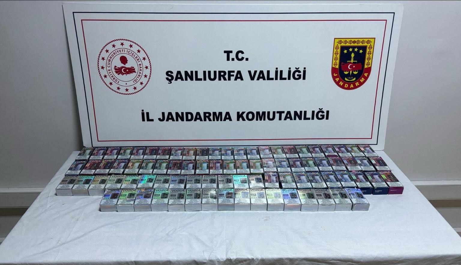 Şanlıurfa’da durdurulan araçta 84 paket kaçak sigara ele geçirildi