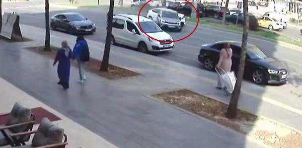 Diyarbakır’da trafik kazası güvenlik kameralarına yansıdı