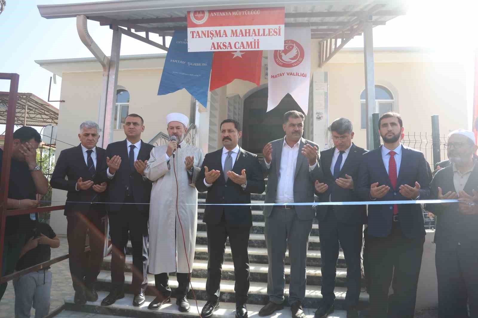 Depremin yıktığı kentte inşası tamamlanan 107’nci cami ibadete açıldı