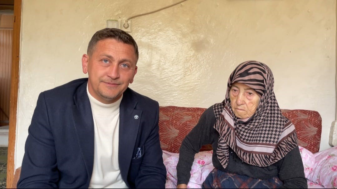 Kütahya’nın Karaağaç köyünde yaşlılara GPS takip cihazı