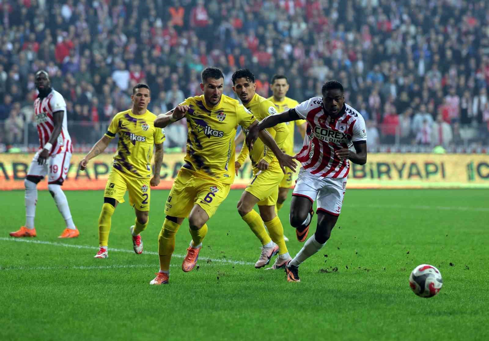 Trendyol Süper Lig: Samsunspor: 0 - Eyüpspor: 0 (İlk yarı)