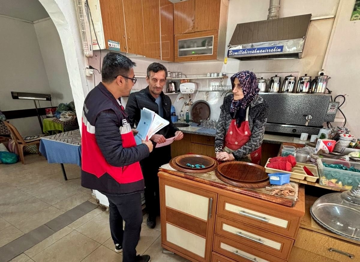 Şaphane’de kahvehane ve çay ocaklarında gıda denetimi