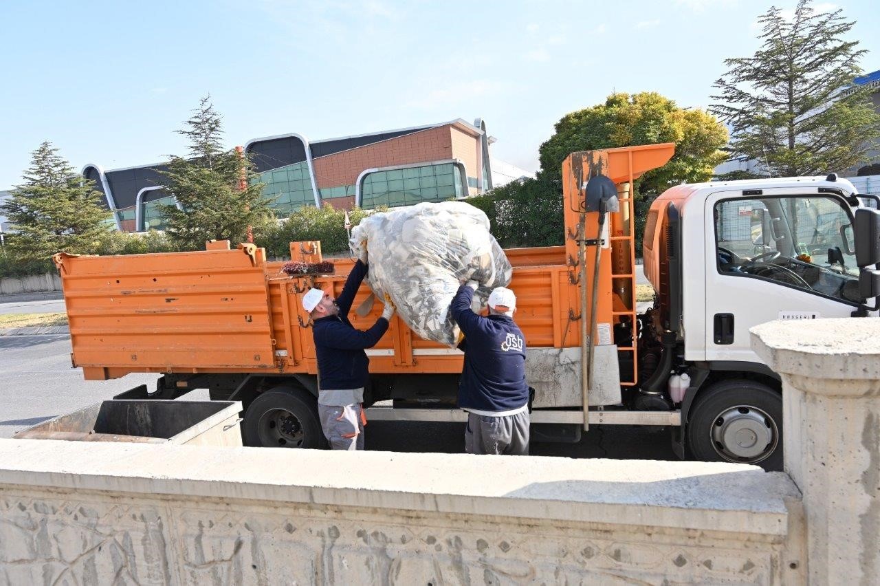 Kayseri OSB’de daha temiz caddeler için yatırım hız kesmedi