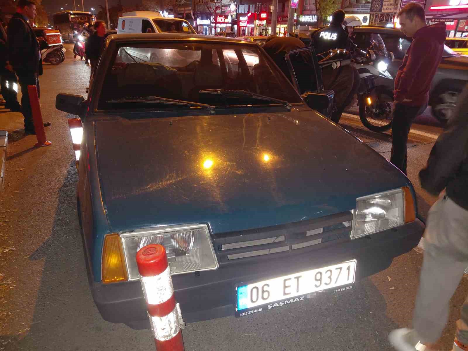 Arıza yapan aracından inen adama otobüs çarptı