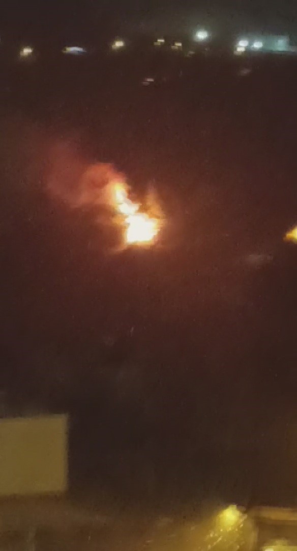 Hatay’da yıldırımın düştüğü ağaçlık alanda yangın çıktı