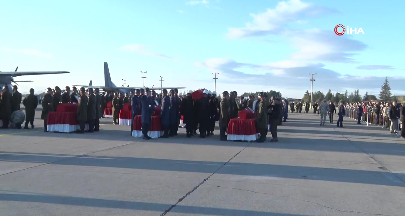 Türkiye şehitlerine ağlıyor! Kahramanlara son görev