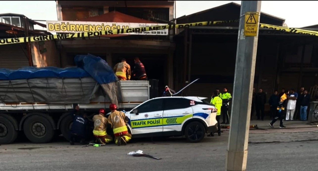 Trafik kazasında şehit olan polis memurunun kimliği belli oldu