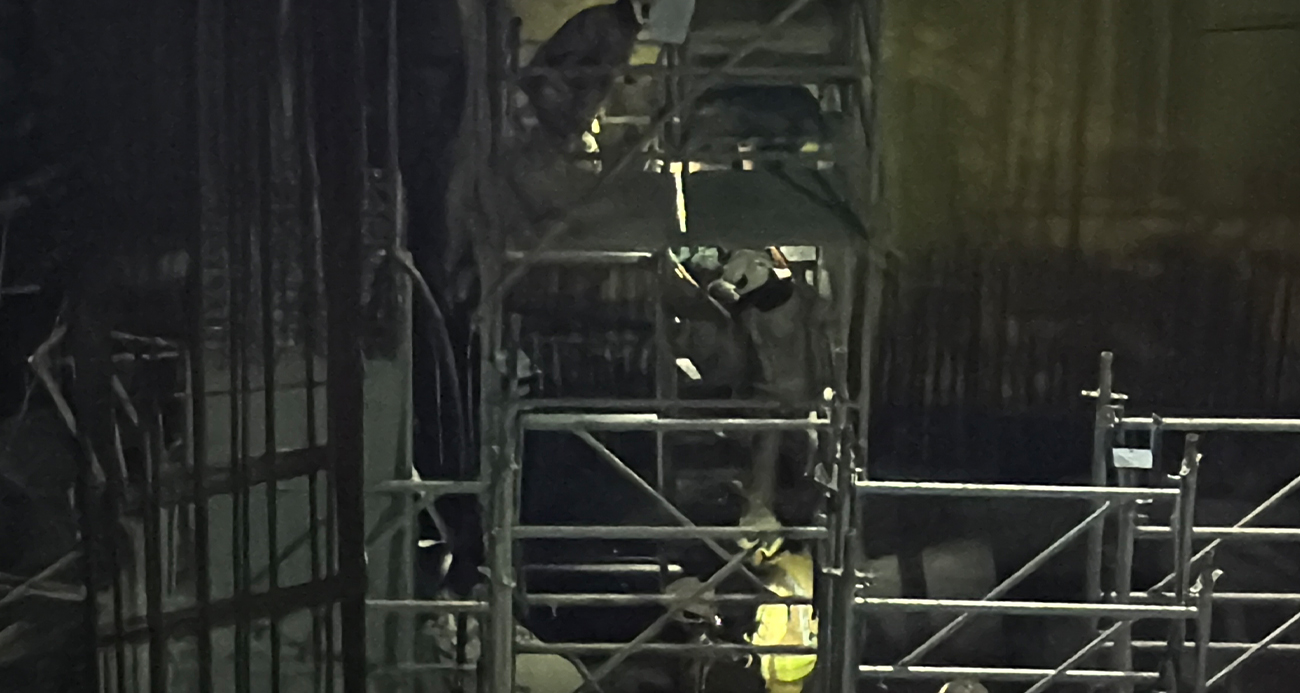 Beyoğlu’nda metro inşaatında iskele çöktü: Yaralı 2 işçi itfaiye ekipleri tarafından kurtarıldı