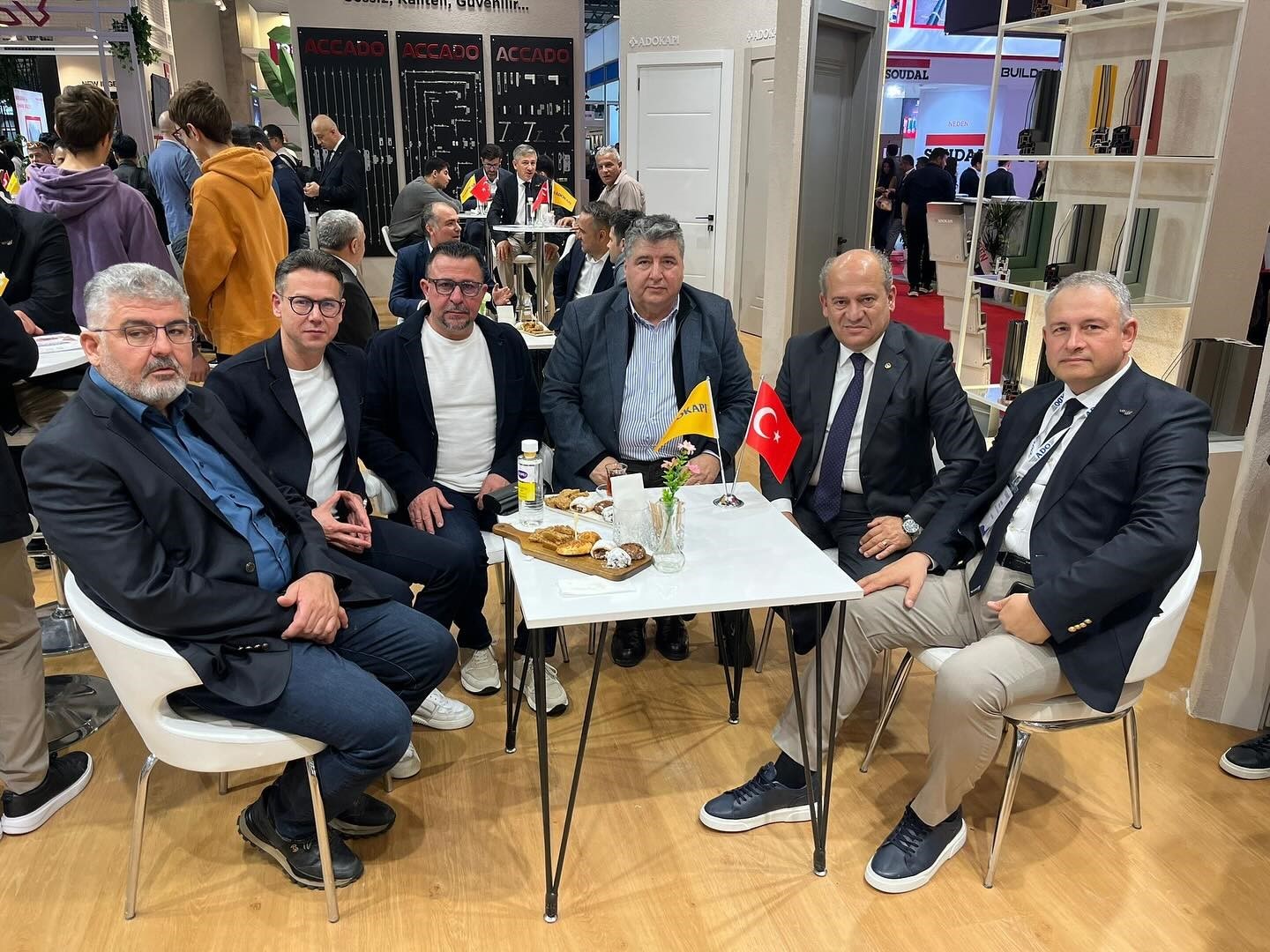 Edremit Ticaret Odası İstanbul’daki Avrasya Pencere, Kapı ve Cam Fuarlarına katıldı