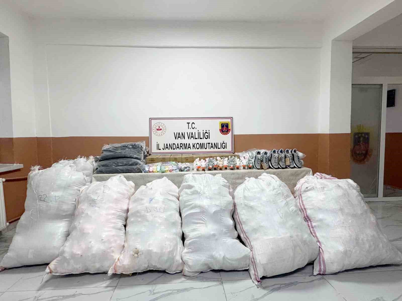 Başkale’de 4 milyon 163 bin TL değerinde kaçak malzeme ele geçirildi