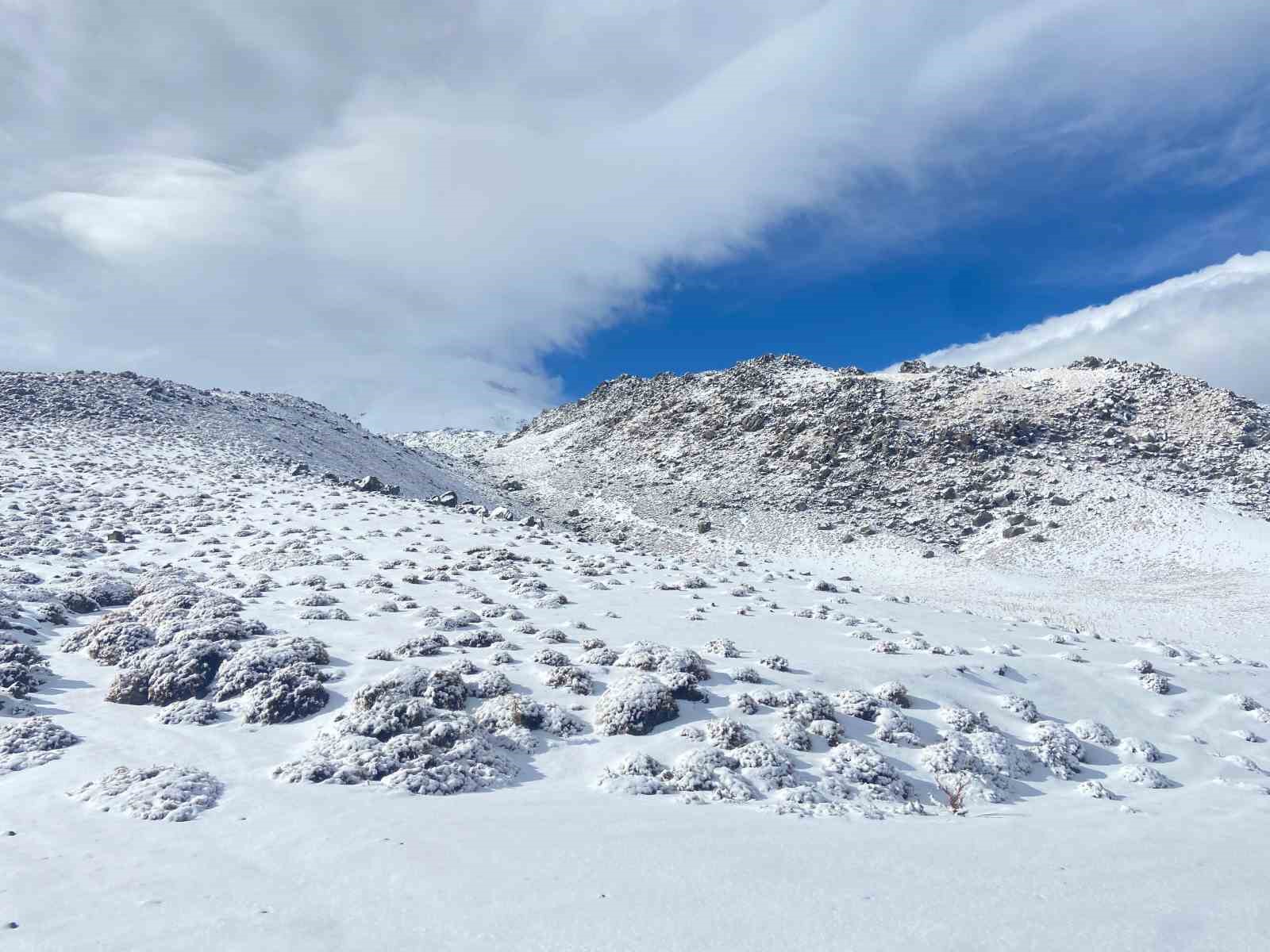 Aydınlar’da kar yağışı