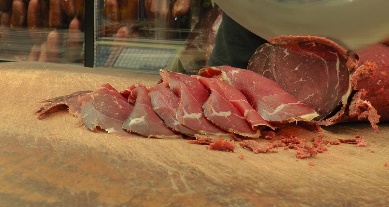 Niğde’de pastırmadan kaynaklı zehirlenme şüphesi