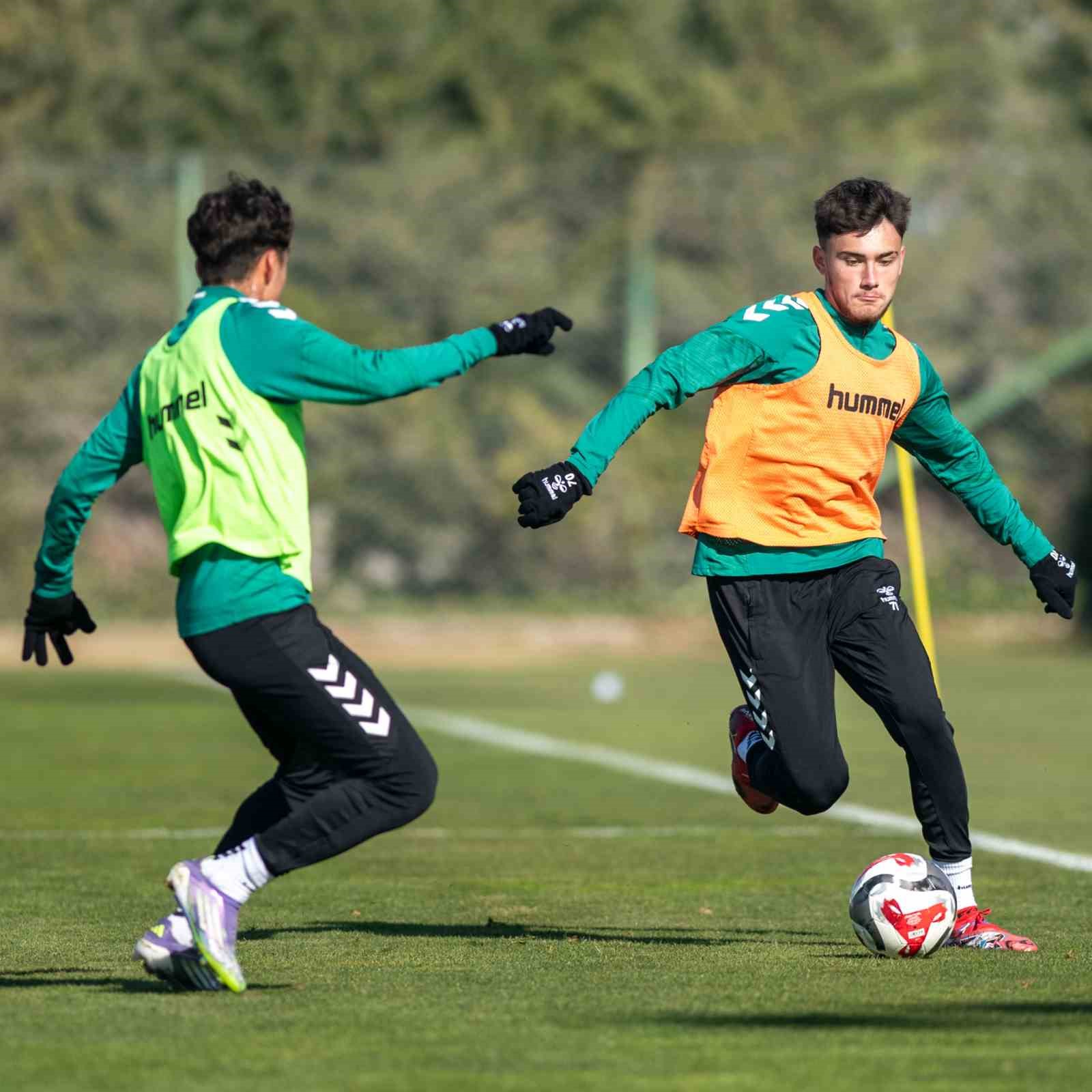 Konyaspor, Antalyaspor maçının hazırlıklarına devam ediyor