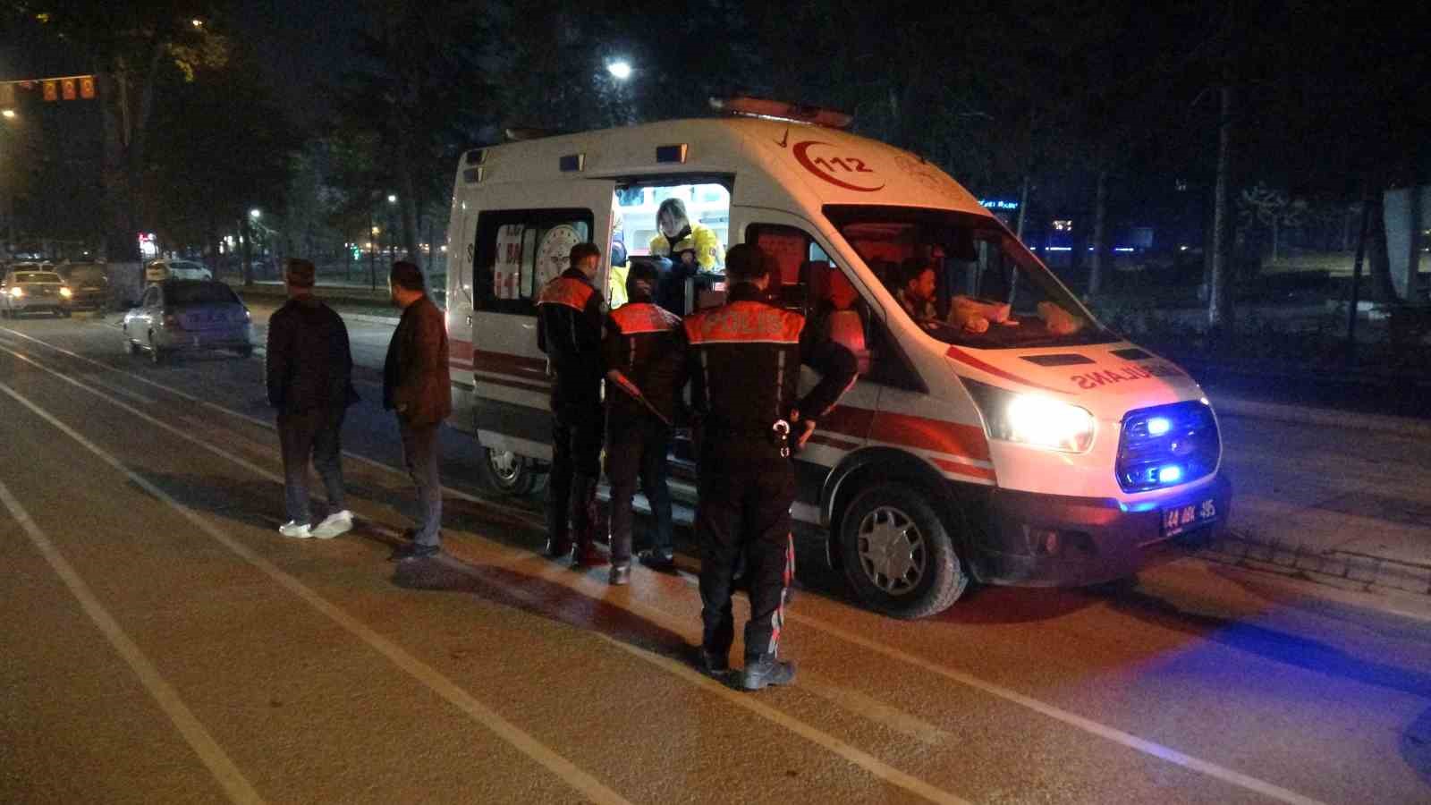 Malatya’da parkta silahlı saldırıya uğrayan genç yaralandı