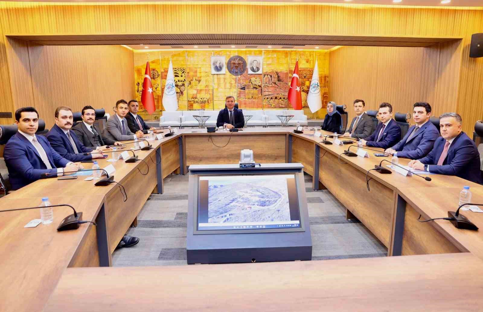 İlin yönetimi bir araya geldi: Gündem güvenlik, eğitim ve yatırımlar