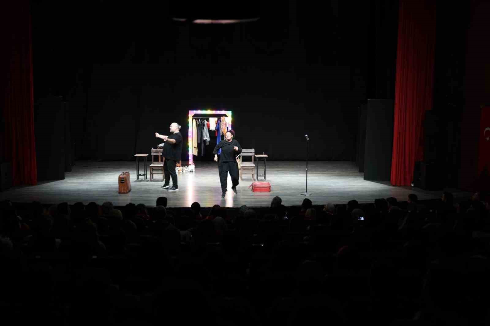 Aydın Büyükşehir Belediyesi Şehir Tiyatroları’nda yeni sezon başladı