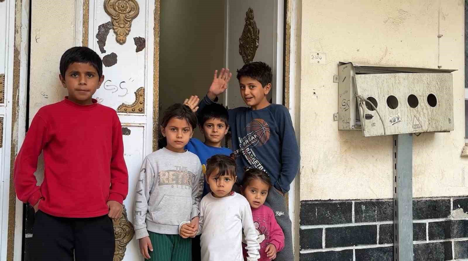 Zor şartlarda yaşayan 6 yetim çocuklu aile için yeni bir hayat başladı