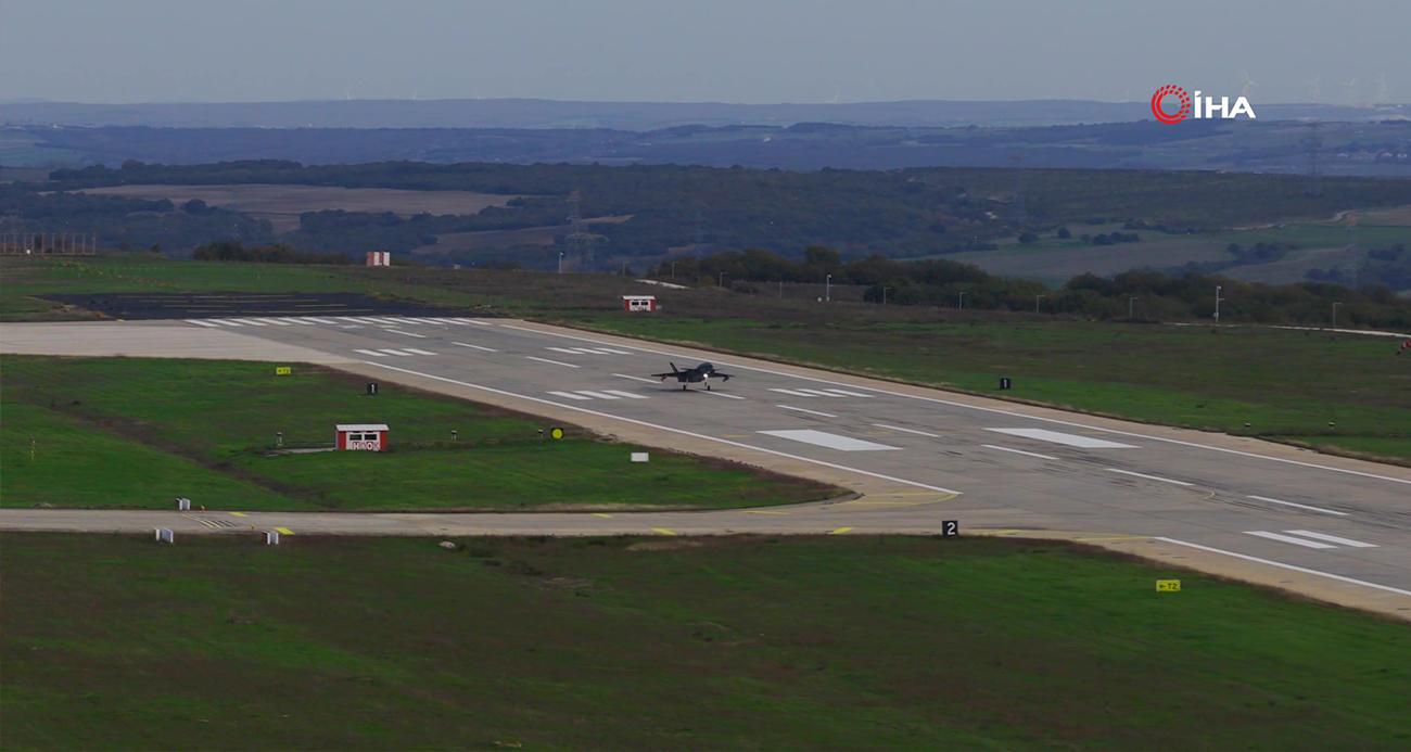 Bayraktar KIZILELMA, F-16’ya kilitlendi, simüle atışta tam isabet