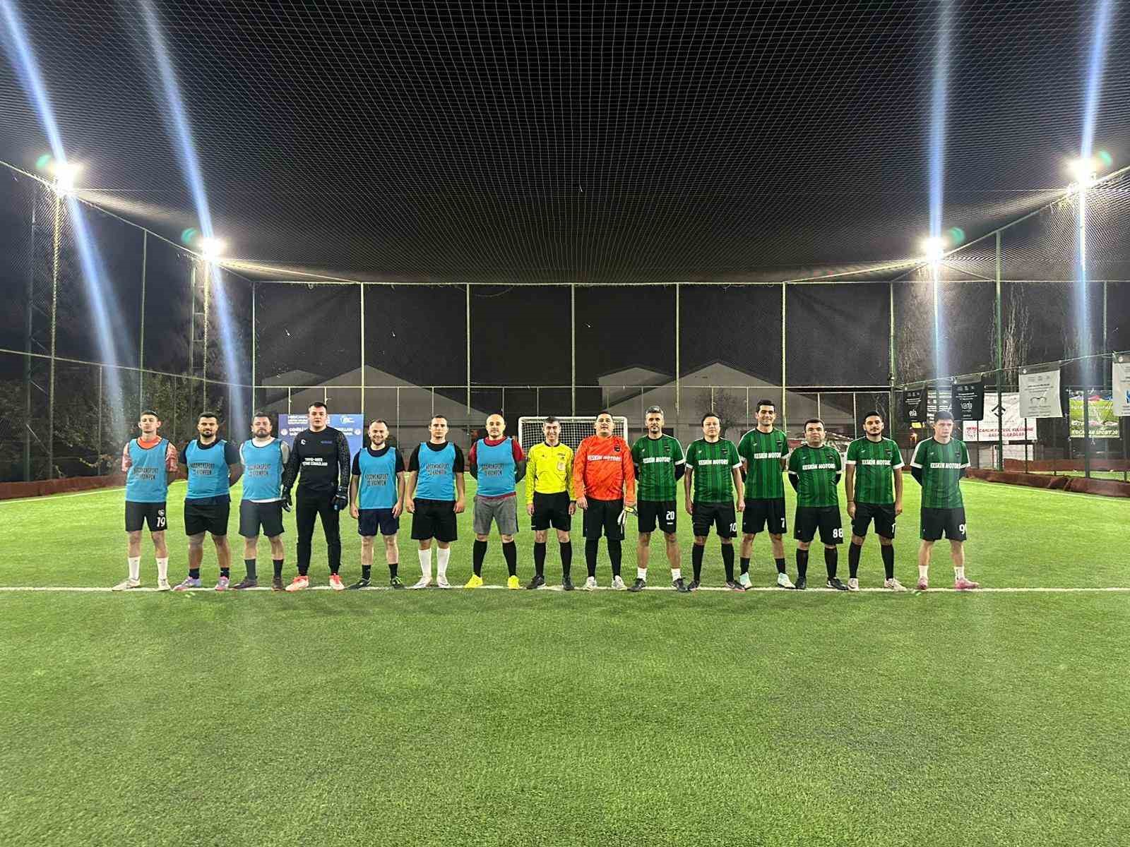 Başkan Tatık, halı sahada buluşan gençleri yalnız bırakmadı