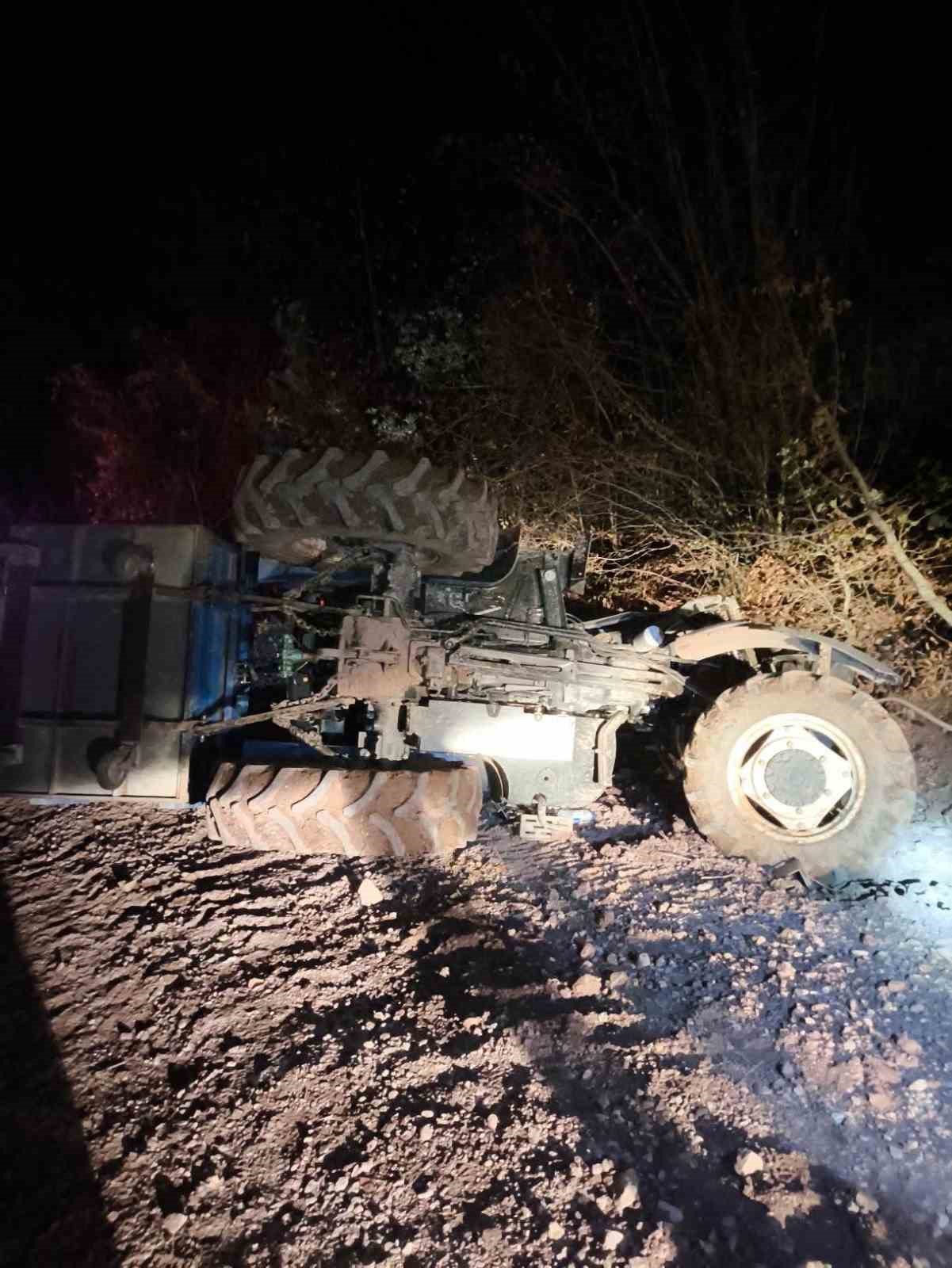 Bolu’da traktör devrildi: 2 yaralı