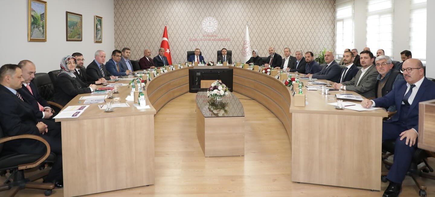 Kütahya’nın eğitim vizyonuna yönelik yürütülen projeler masaya yatırıldı
