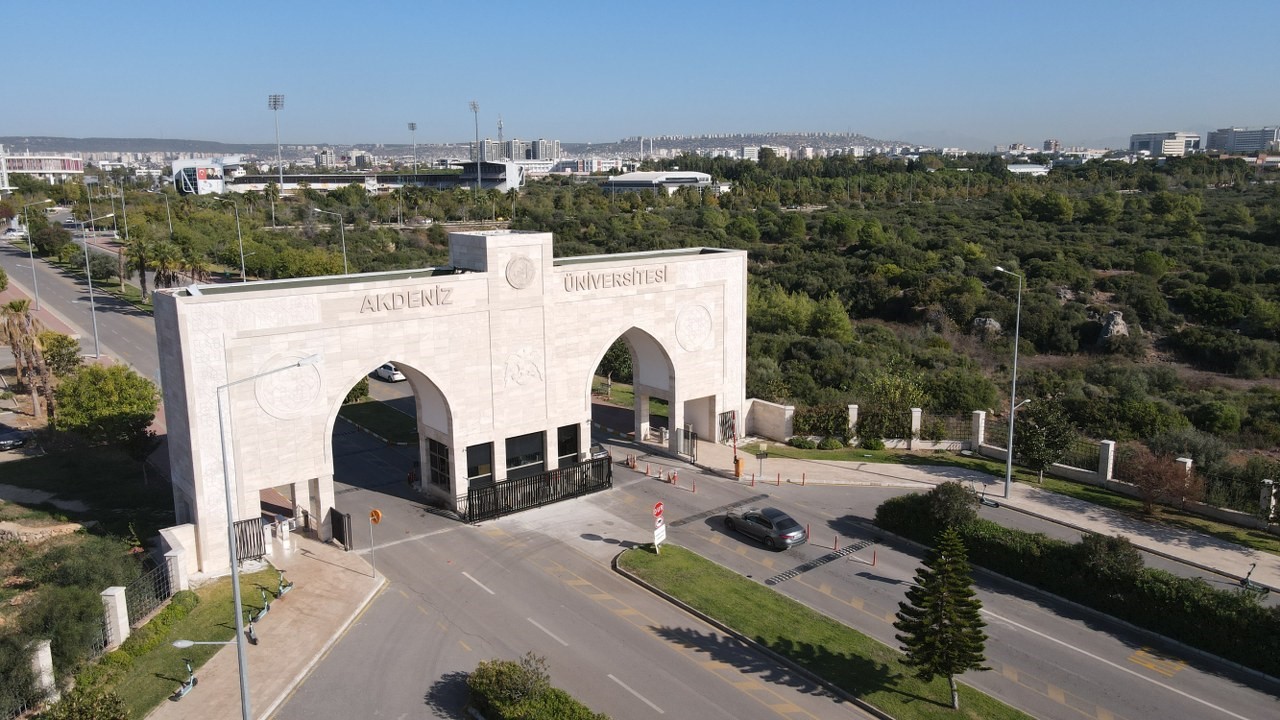 Akdeniz Üniversitesi 