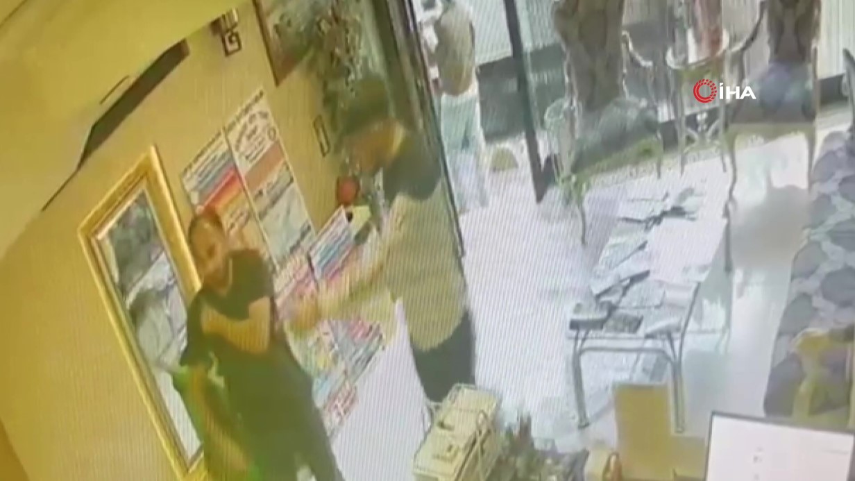 Böcek ailesinin ölümüne ilişkin soruşturma sürüyor: İlaçlama şirketi hakkındaki müşteri yorumu ortaya çıktı