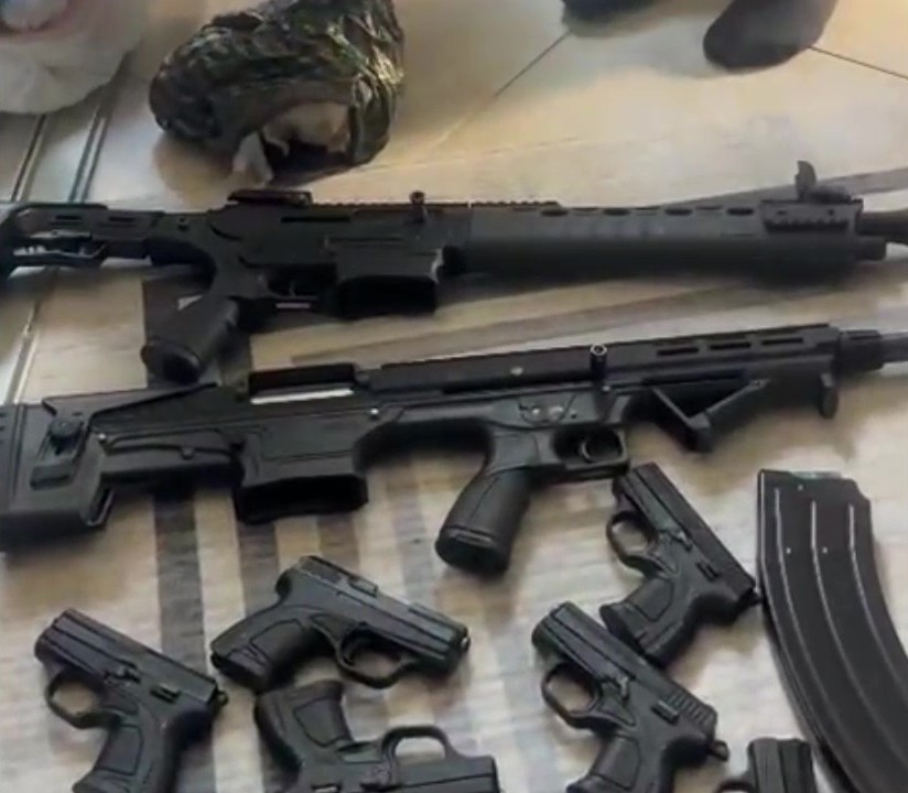 Kocaeli’de kaçakçılık operasyonu: 10 silah ele geçirildi, 3 şüpheli gözaltına alındı