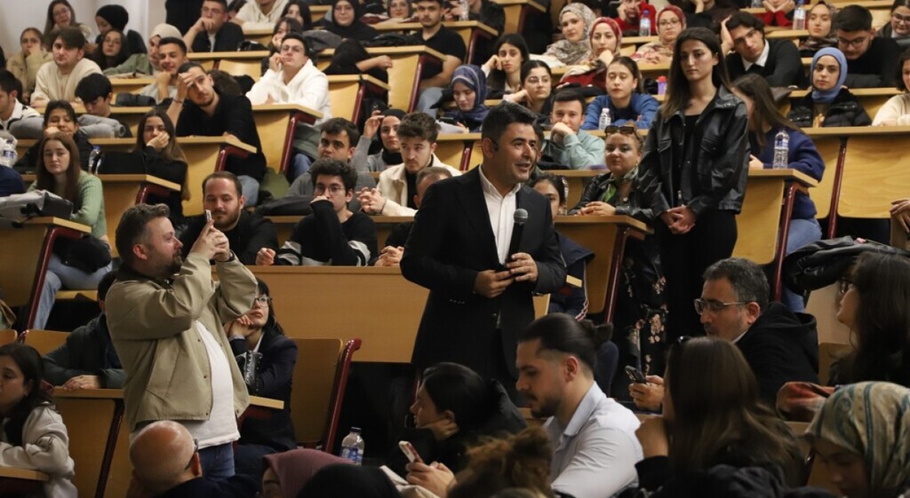 Bakan Yardımcısı Boyraz, öğrencilere 