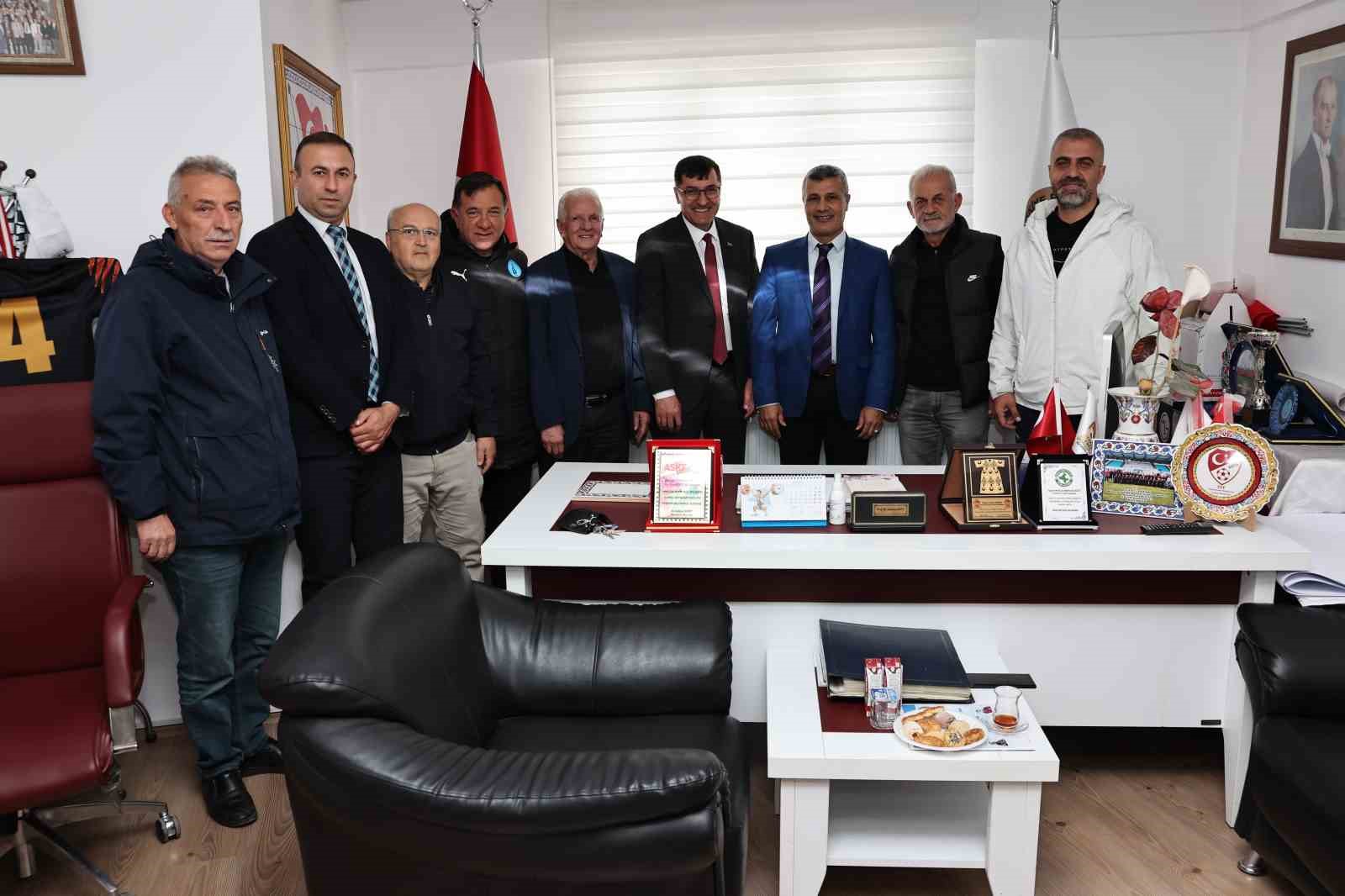 Kütahya’da antrenörlerin çalışma şartlarını güçlendirecek projeler ele alındı