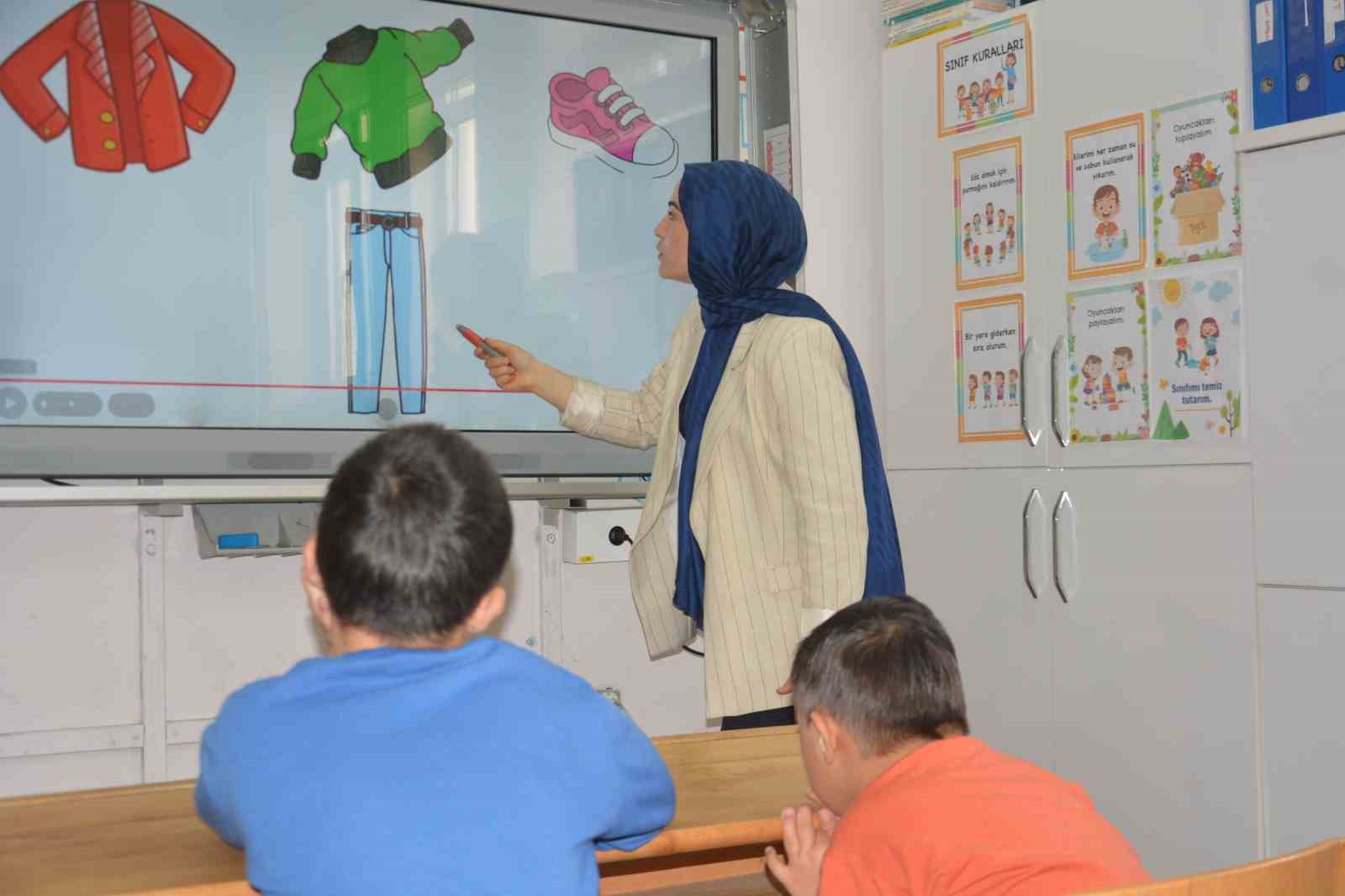 Ordu’da 27 yıllık öğretmen, yetiştirdiği eski öğrencisiyle omuz omuza görev yapıyor