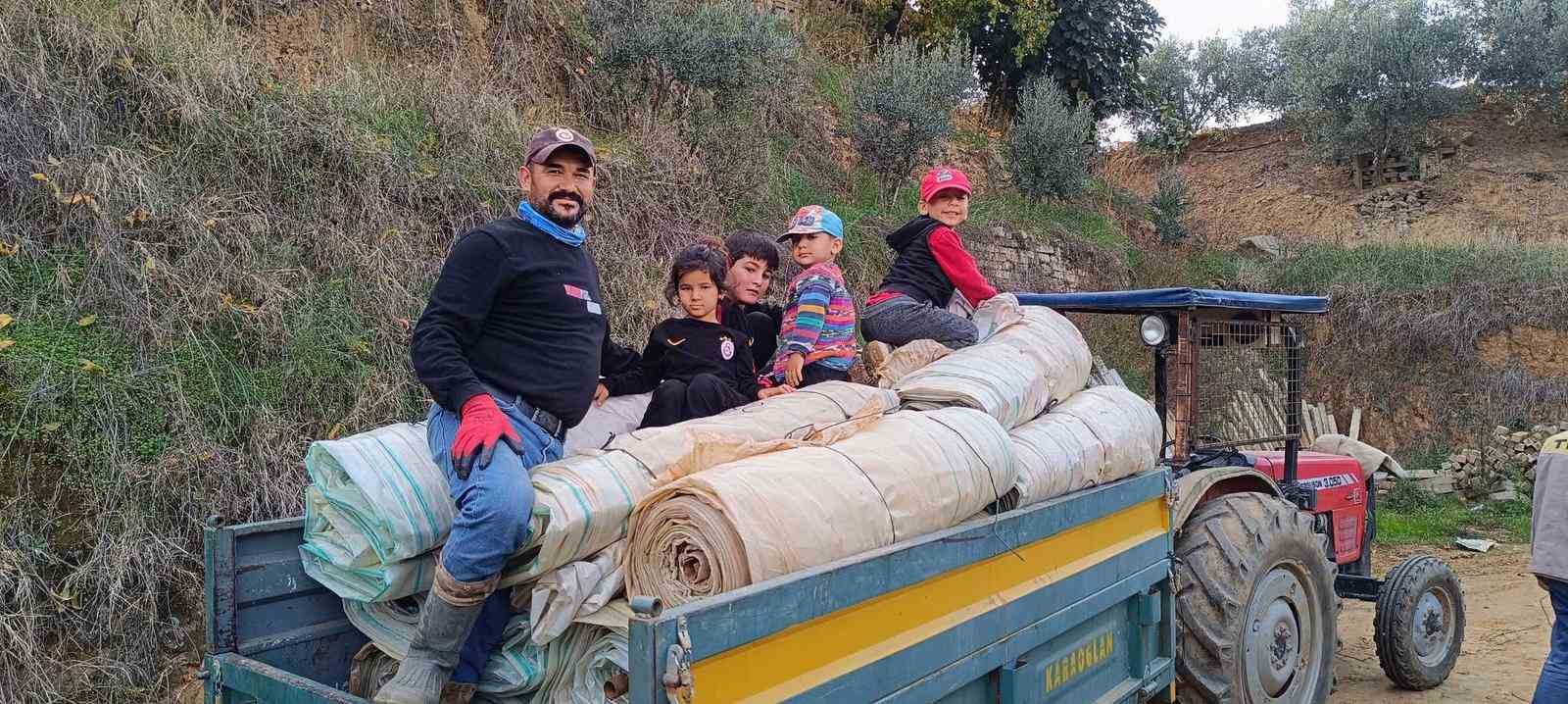 Sarıgöl’de örtü toplama işlerinde yoğunluk