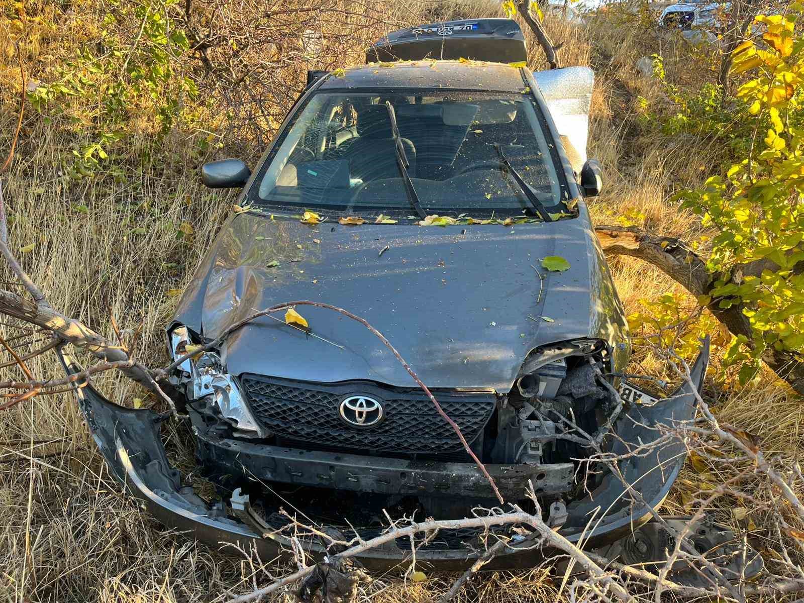 Adıyaman’da iki otomobil kafa kafaya çarpıştı: 2 yaralı