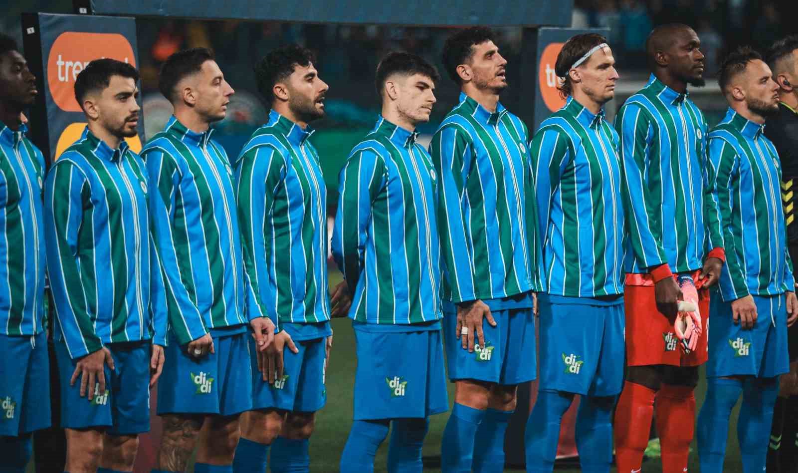 Trendyol Süper Lig: Çaykur Rizespor: 2 - Fenerbahçe: 0 (Maç devam ediyor)