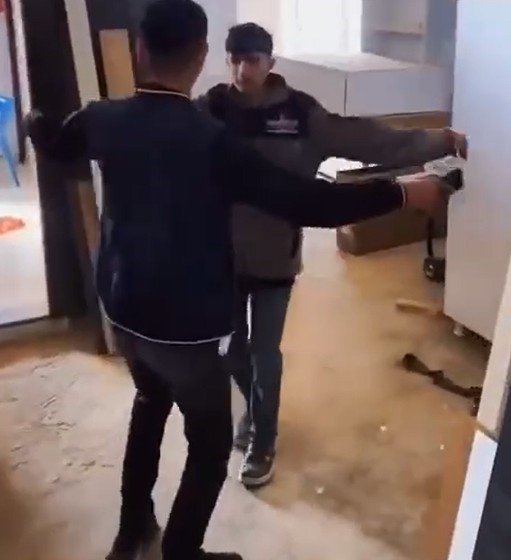 Makatına hava basılması sonucu ölen çocuğun çalıştığı atölyede halay çektiği görüntüleri ortaya çıktı