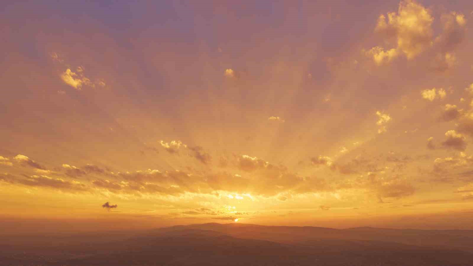 Kırıkkale’de gün batımı renk cümbüşü oluşturdu