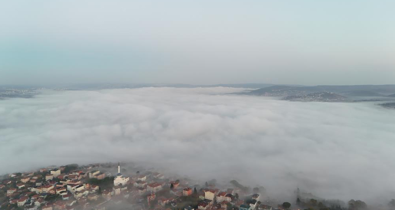 İstanbul Boğazı sisle kapandı, ortaya kartpostallık manzaralar çıktı