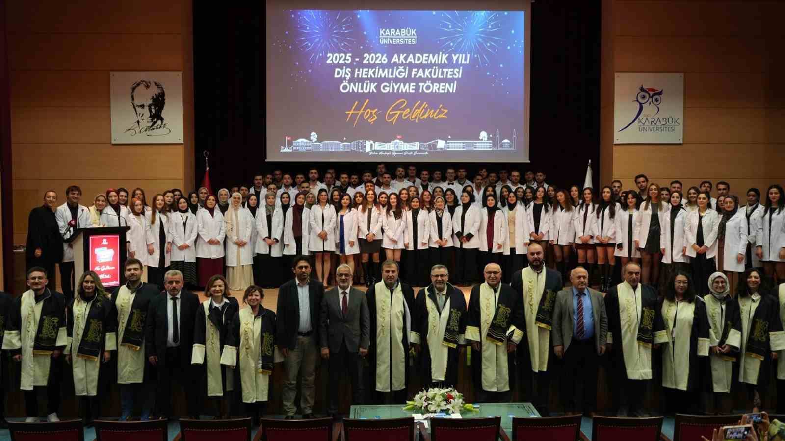 KBÜ’de diş hekimliği öğrencileri beyaz önlüklerini giydi